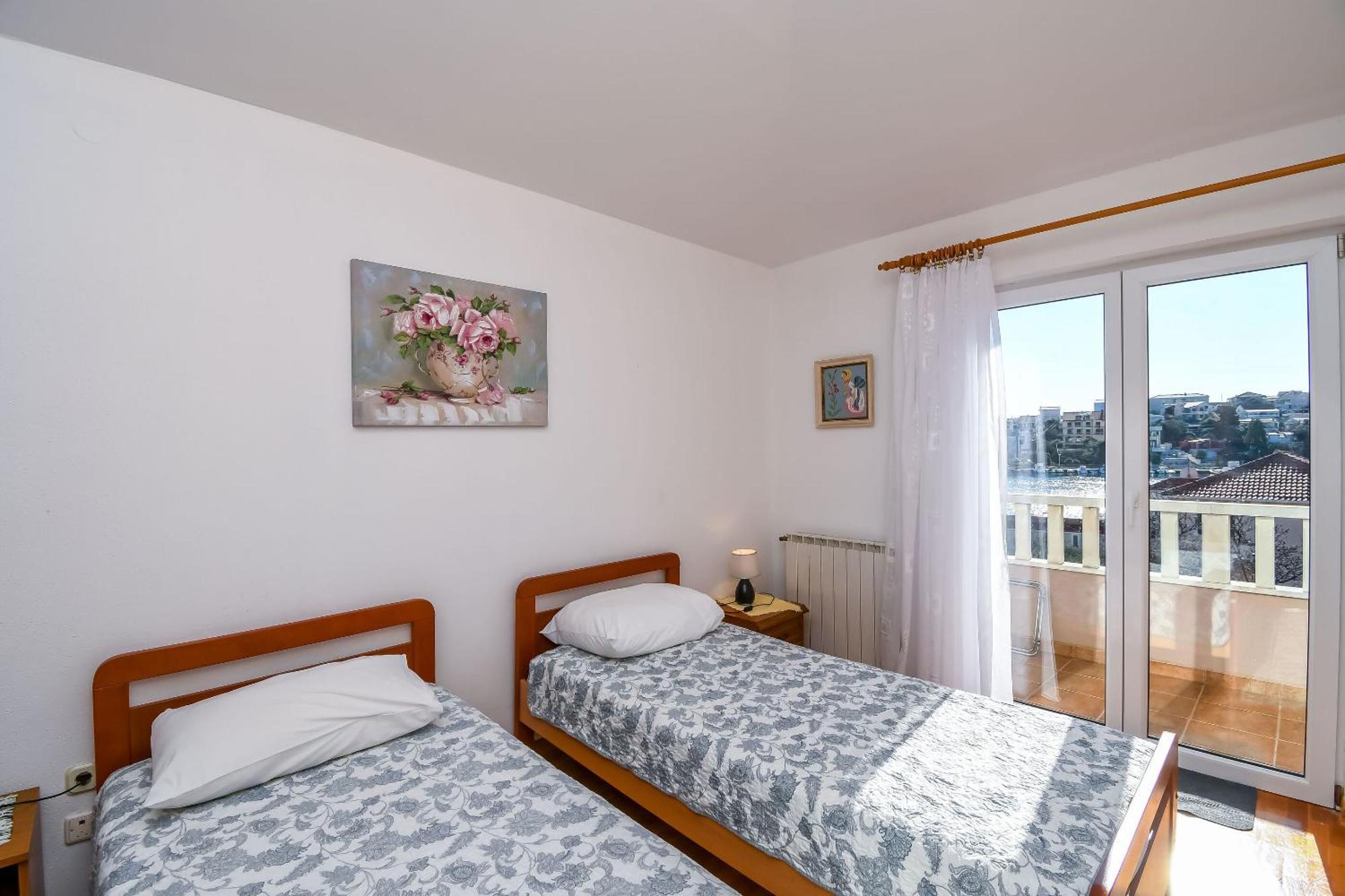 Apartments Vesna เซเกต วรันยีชา ภายนอก รูปภาพ