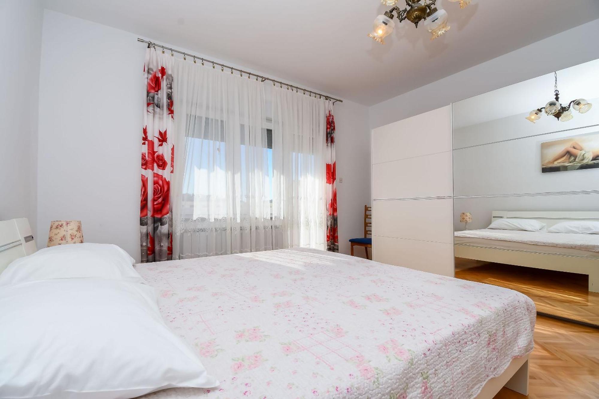 Apartments Vesna เซเกต วรันยีชา ภายนอก รูปภาพ