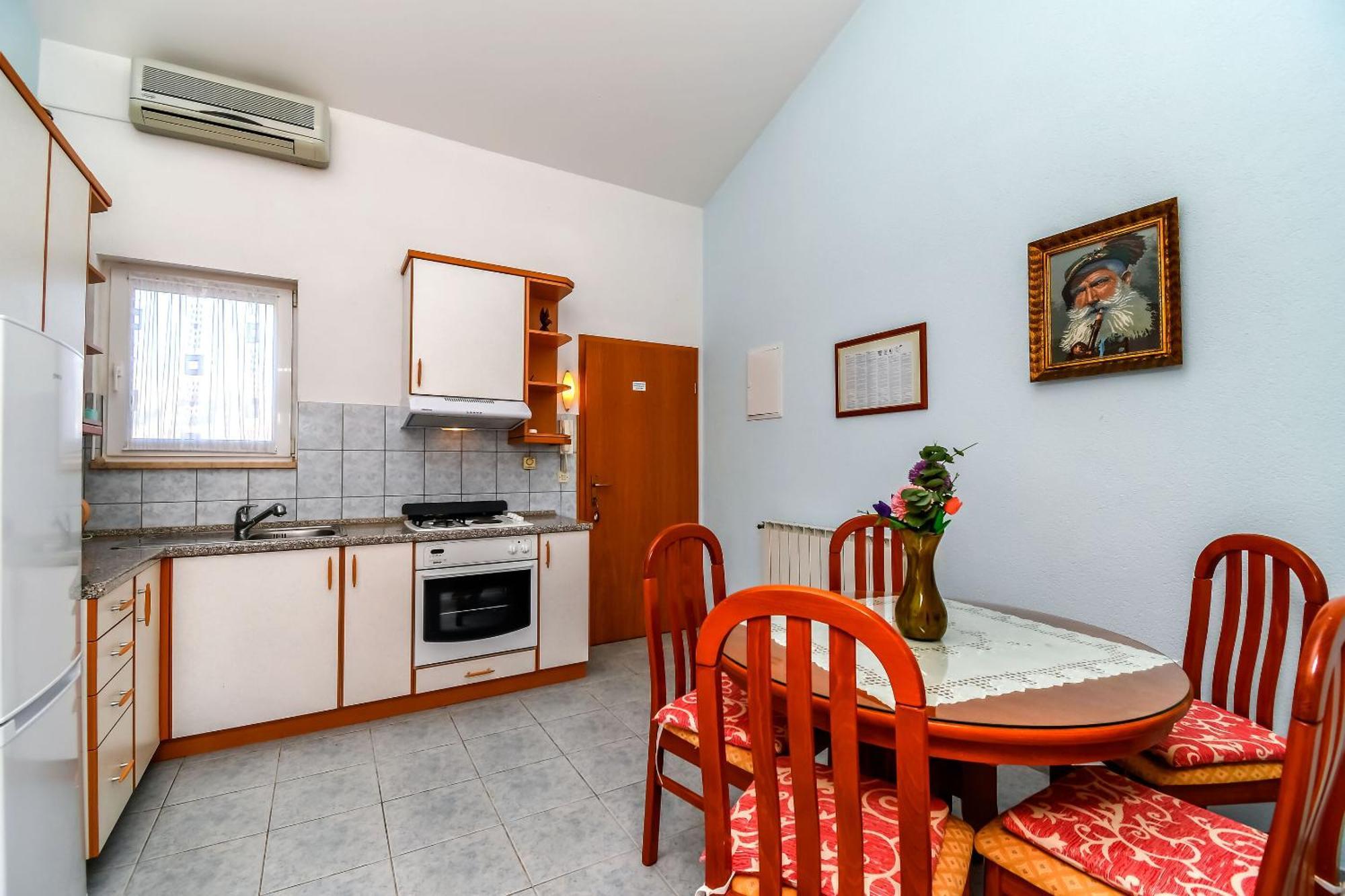 Apartments Vesna เซเกต วรันยีชา ภายนอก รูปภาพ