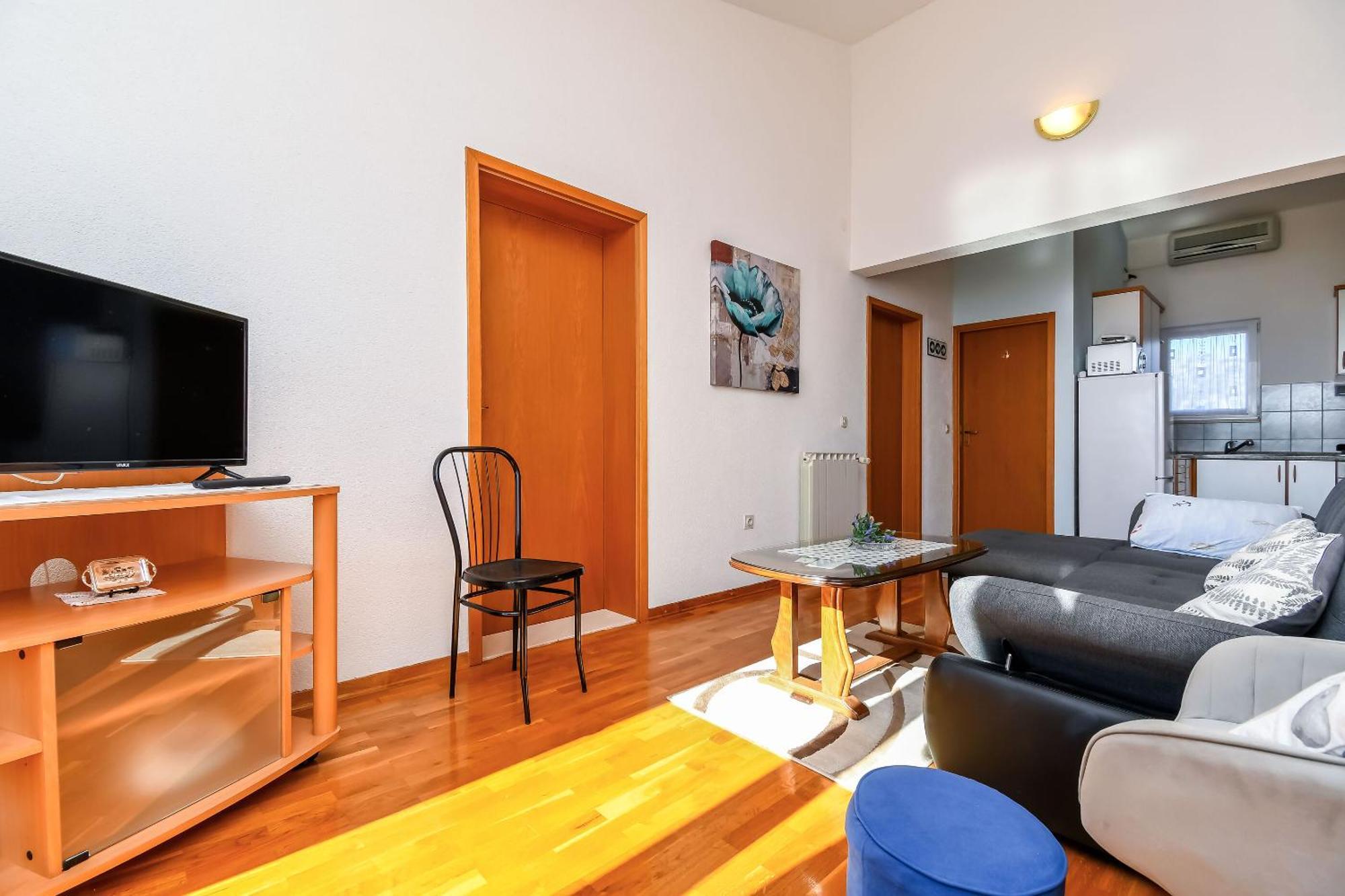 Apartments Vesna เซเกต วรันยีชา ภายนอก รูปภาพ